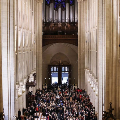 巴黎圣母院修复后首迎参观者，多图直击→