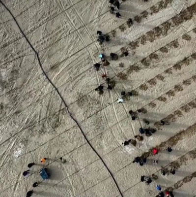 “历时40多年，中国在新疆完成壮举”