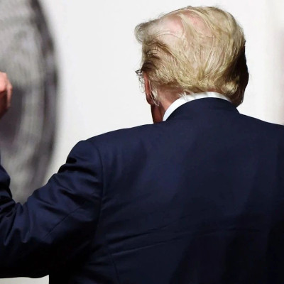 特朗普分享骂“比比”视频