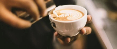 每天喝咖啡，肠道大变样！哈佛团队发现：咖啡是这样改变肠道菌群的；喜欢在聊天中使用表情包的人，情商更高｜本周论文推荐