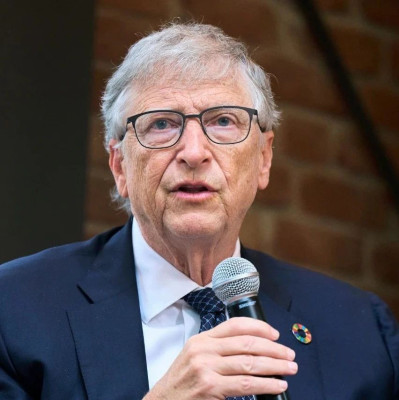 盖茨被曝巨资支持哈里斯