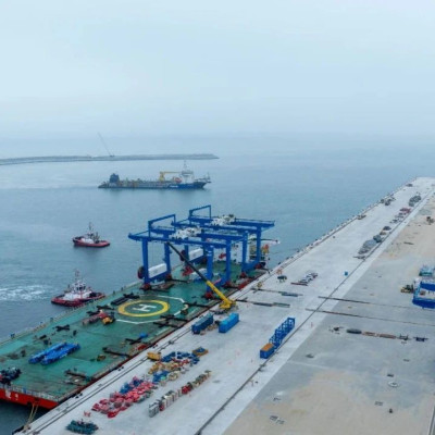 “第一艘货轮来自中国”