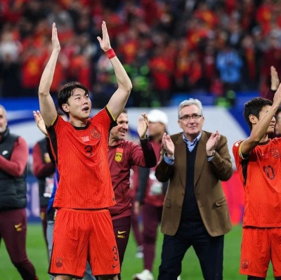 “我们还活着”，国足留住争四希望