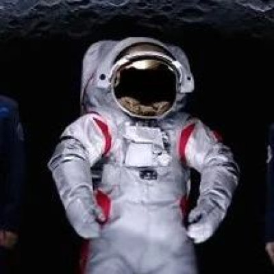 马斯克转发中国登月服：反观美国……