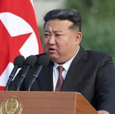 视察战略导弹基地，金正恩表态