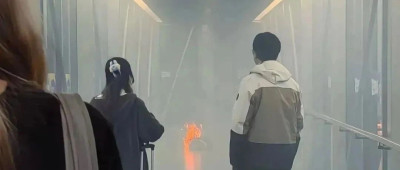 突发：上海虹桥机场一廊桥起火