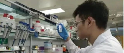 刚毕业的他要给大学生发钱！专给排名靠后的......