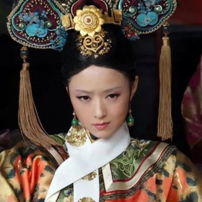 为什么说华妃住在“翊坤”宫，就注定做不了皇后？