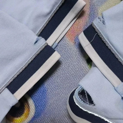 校服质量差一扯就破？“已向厂家反馈，可调换”