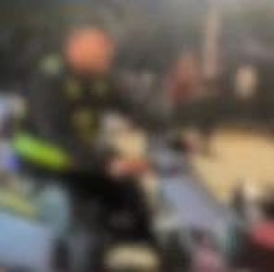 城管骑无牌车执法还大喊