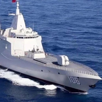 “外舰欲‘超车’，被我‘万吨大驱’防得死死的！”