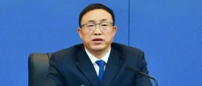 生活作风腐化堕落，李成群被“双开”