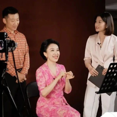 多元演艺主体走上“云端”，直播行业转向进行时