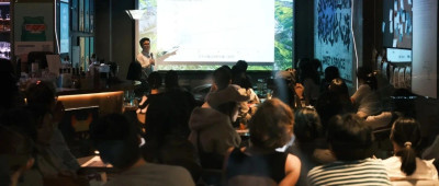 “学术酒吧”火了，年轻人为何在酒吧聊学术？