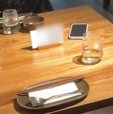 女演员劝阻男子餐厅吸烟，手机被抢，“禁止吸烟”到底咋规定的