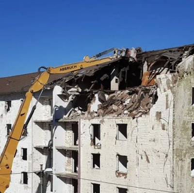 拆也拆不了，住又住不爽，「老破小」到底如何破解？