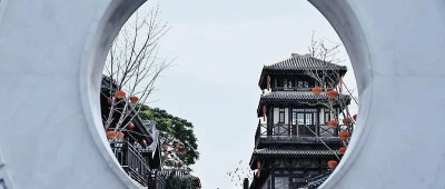 “鸡窝头”讲解员火了！“她”，终于藏不住了