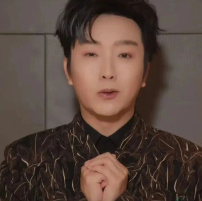 冲上热搜！李玉刚道歉