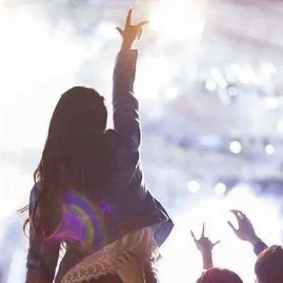 谁来听我的演唱会：演艺经济井喷，二三线城市争“年轻流量”