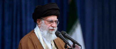 哈梅内伊强硬表态