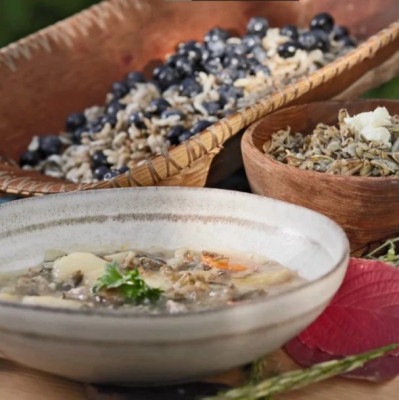 “明天你想吃什么”，可以直译成“我爱你”