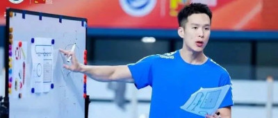 这位高校老师，凭实力火了……