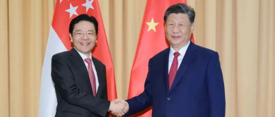 习近平会见新加坡总理黄循财