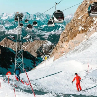 花22元在埃及学滑雪，中国年轻人涌向埃及「薅羊毛」