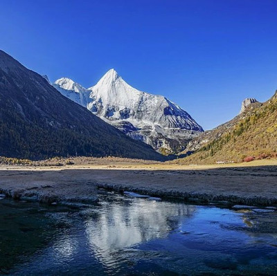 稻城亚丁景区：8人终身禁入