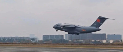 现场视频：运-20飞往灾区