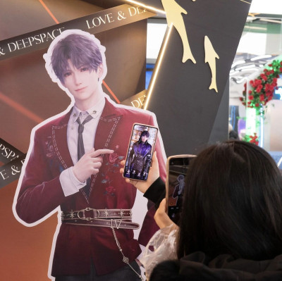 月入一万五，情绪消费花八千