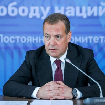 梅德韦杰夫：建议“沉没”英国