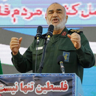 特朗普遭“不点名”警告