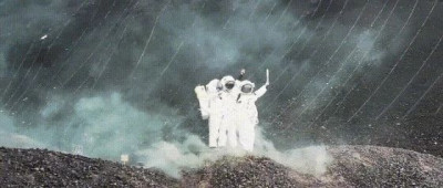 北京向西一步，_____？