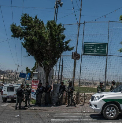 以色列警察闯入法国“圣地”