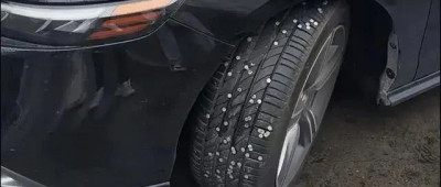 G50高速上22辆车轮胎被扎，警方凌晨通报